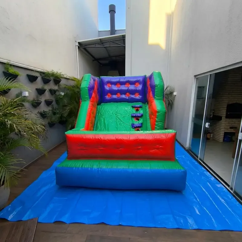 Tobogã inflável mini sem chapéu montado em festa infantil em Cascavel PR